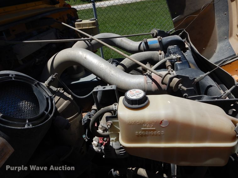 image for item FI9912 2002 International CE school bus