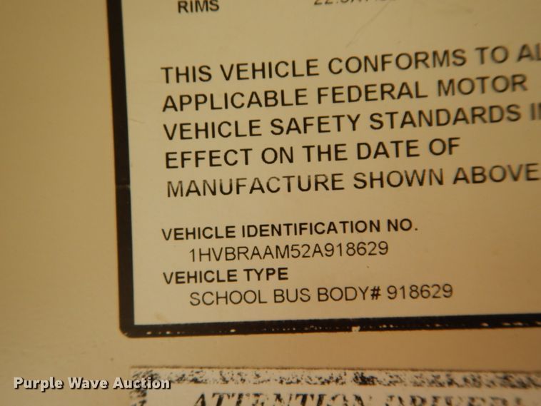 image for item FI9912 2002 International CE school bus