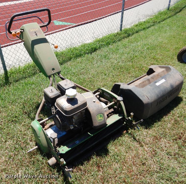 image for item FI9914 John Deere 260C reel mower