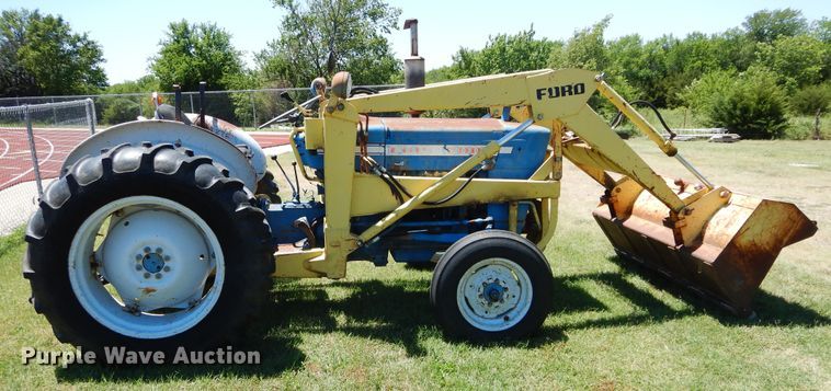 image for item FI9920 Ford B10230 tractor