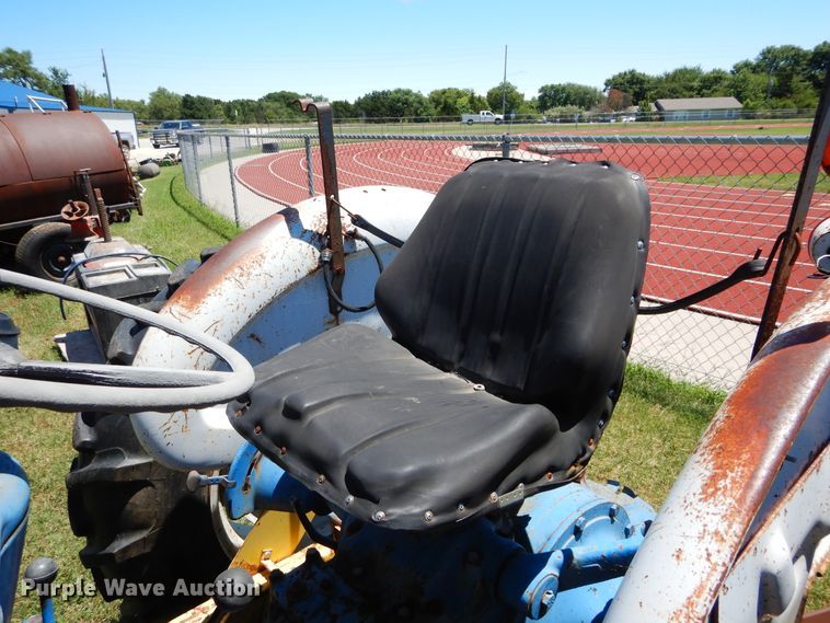 image for item FI9920 Ford B10230 tractor