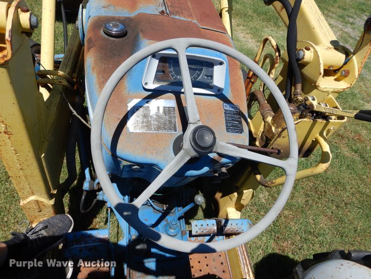image for item FI9920 Ford B10230 tractor