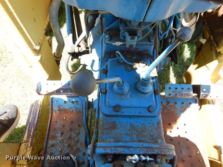 image for item FI9920 Ford B10230 tractor
