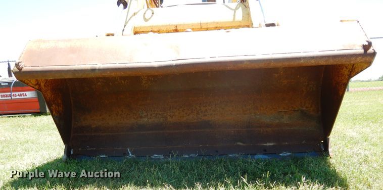 image for item FI9920 Ford B10230 tractor