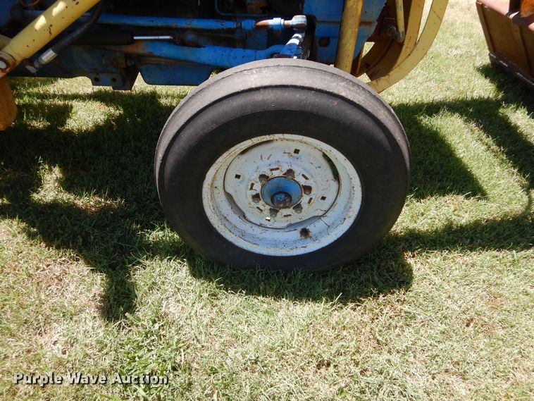 image for item FI9920 Ford B10230 tractor