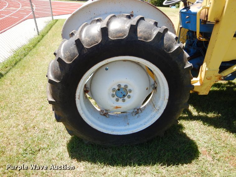 image for item FI9920 Ford B10230 tractor