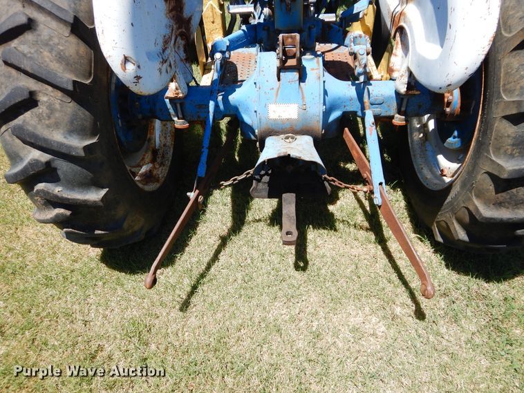 image for item FI9920 Ford B10230 tractor