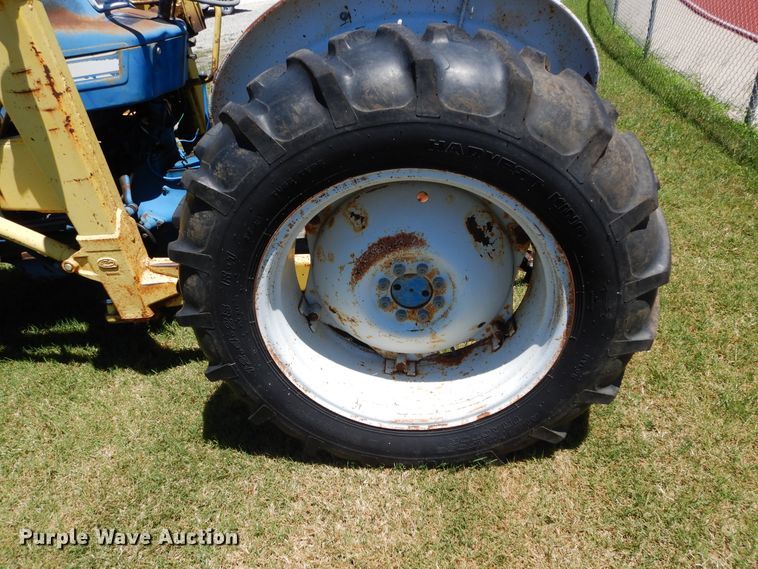 image for item FI9920 Ford B10230 tractor