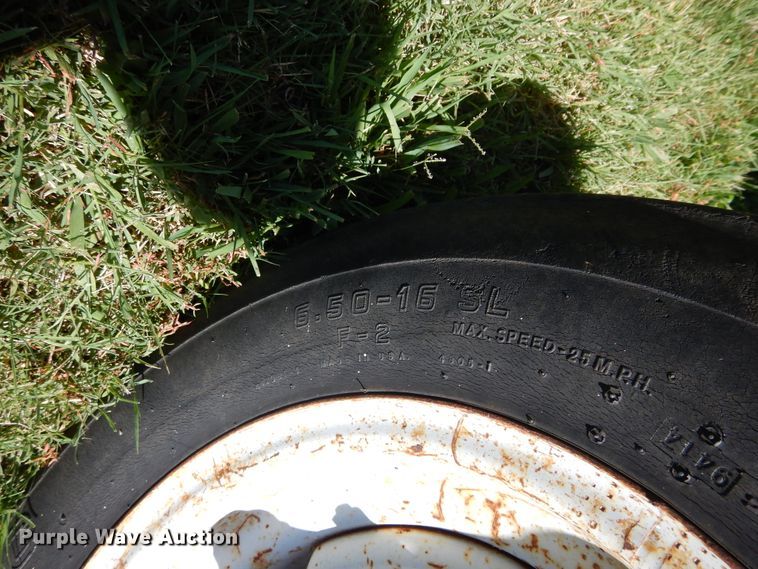 image for item FI9920 Ford B10230 tractor