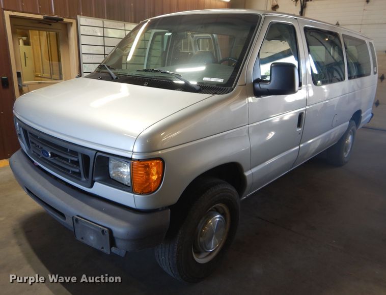 image for item FI9942 2006 Ford E350 van