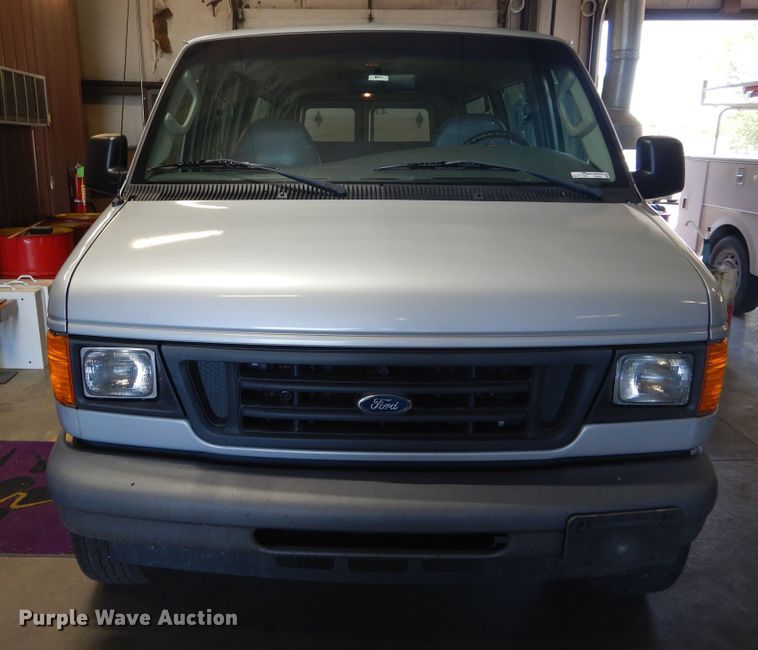 image for item FI9942 2006 Ford E350 van