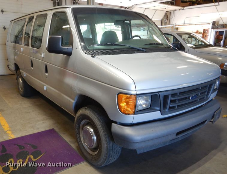 image for item FI9942 2006 Ford E350 van