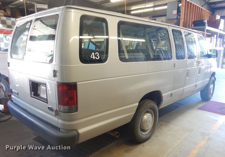 image for item FI9942 2006 Ford E350 van