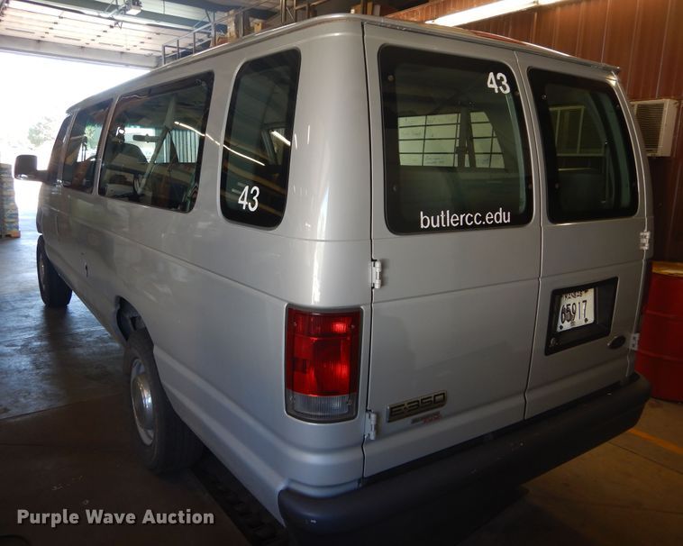 image for item FI9942 2006 Ford E350 van