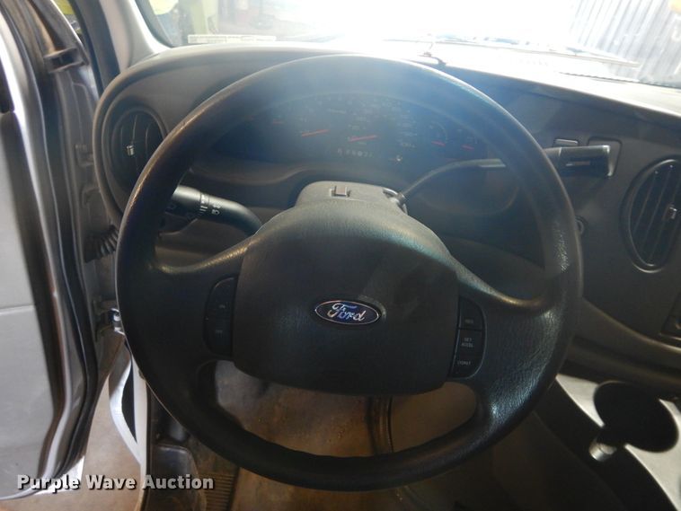 image for item FI9942 2006 Ford E350 van