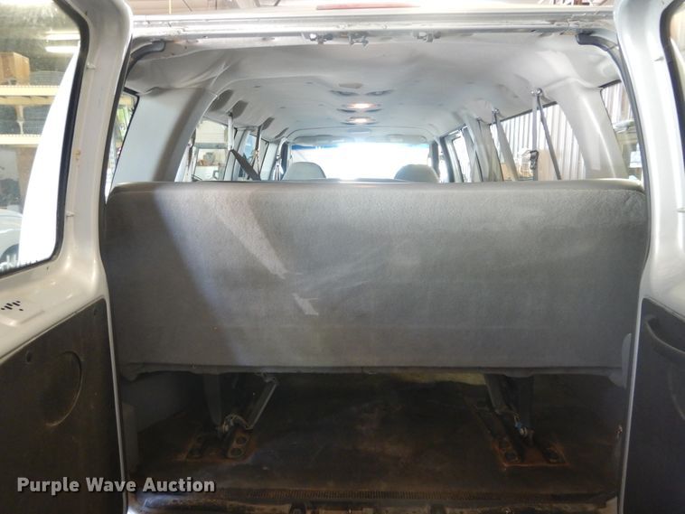 image for item FI9942 2006 Ford E350 van