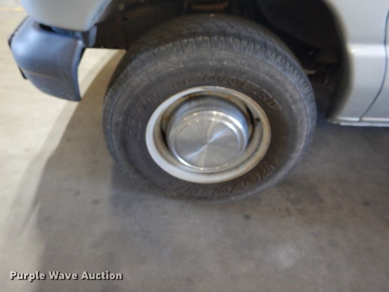 image for item FI9942 2006 Ford E350 van