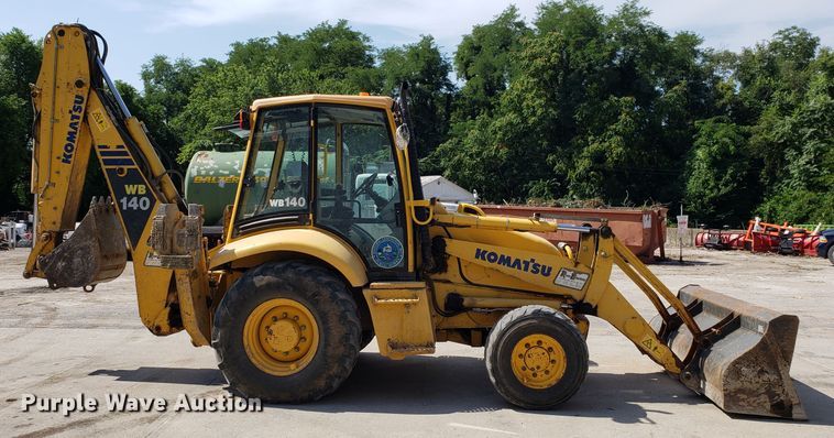 image for item FL9046 Komatsu WB140 backhoe