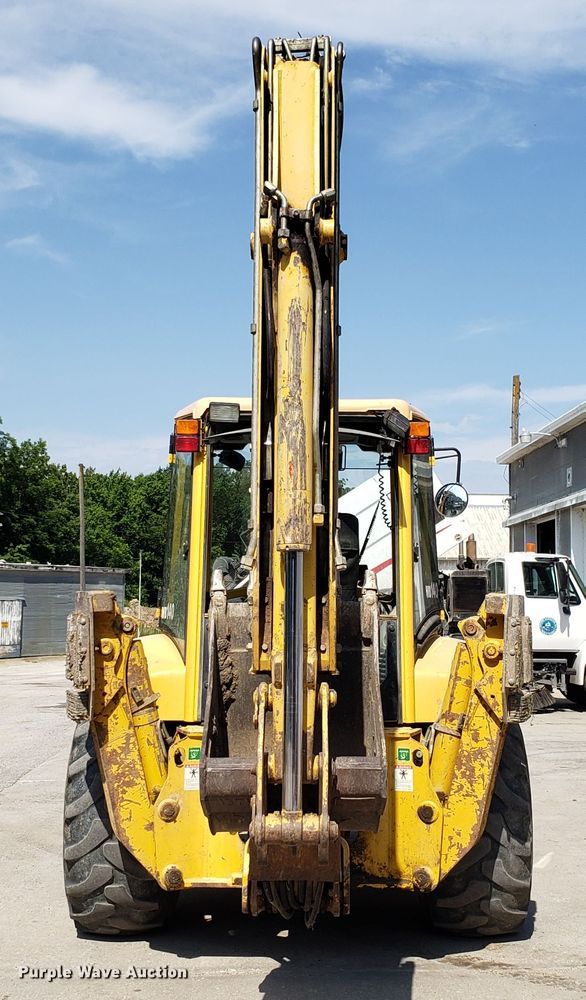 image for item FL9046 Komatsu WB140 backhoe