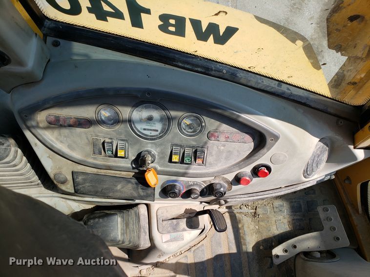 image for item FL9046 Komatsu WB140 backhoe