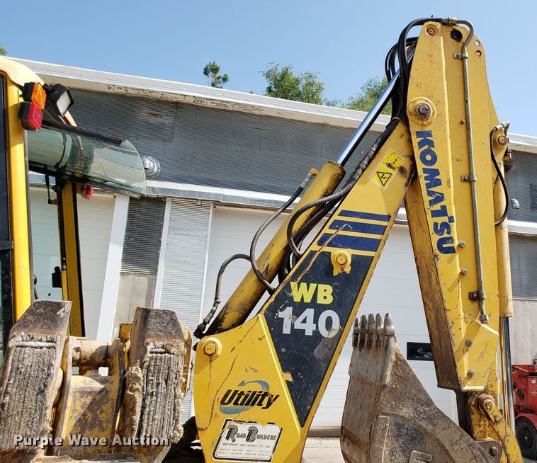 image for item FL9046 Komatsu WB140 backhoe