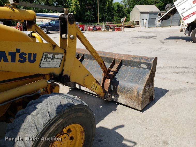 image for item FL9046 Komatsu WB140 backhoe