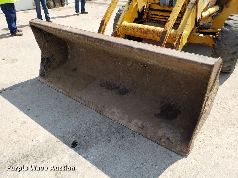 image for item FL9046 Komatsu WB140 backhoe