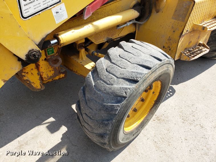 image for item FL9046 Komatsu WB140 backhoe
