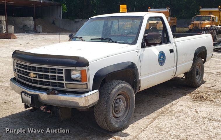 image for item FL9051 1990 Chevrolet Cheyenne 2500 pickup truck