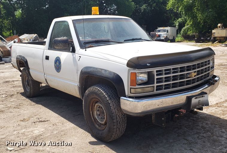 image for item FL9051 1990 Chevrolet Cheyenne 2500 pickup truck