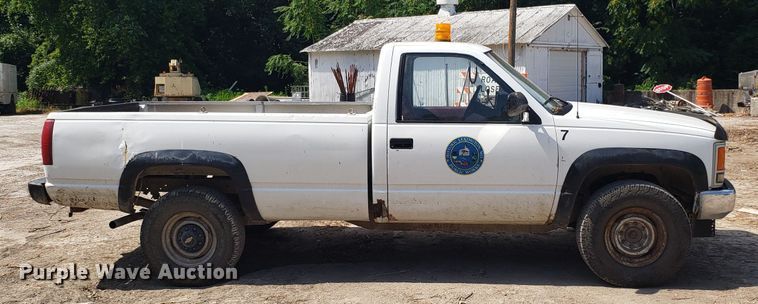 image for item FL9051 1990 Chevrolet Cheyenne 2500 pickup truck