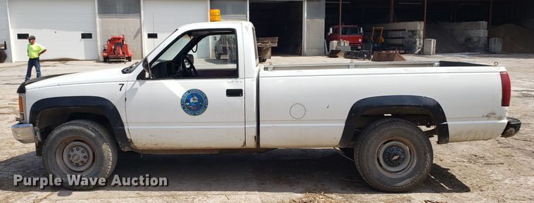 image for item FL9051 1990 Chevrolet Cheyenne 2500 pickup truck