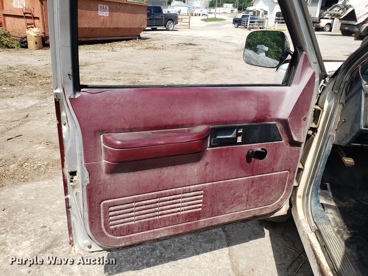 image for item FL9051 1990 Chevrolet Cheyenne 2500 pickup truck