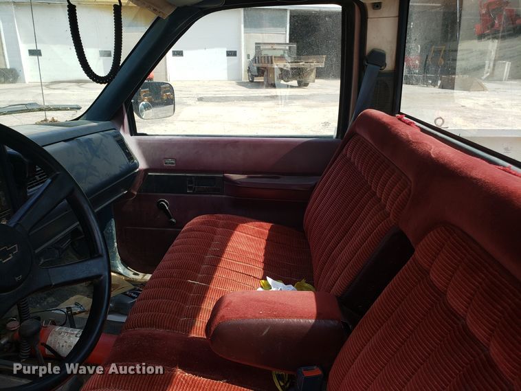 image for item FL9051 1990 Chevrolet Cheyenne 2500 pickup truck