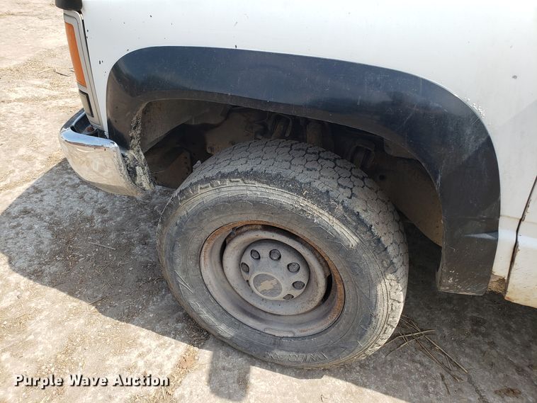 image for item FL9051 1990 Chevrolet Cheyenne 2500 pickup truck