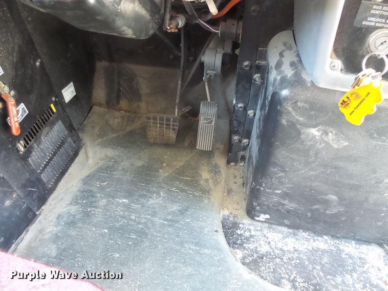 image for item FM9669 2006 Blue Bird Vision school bus