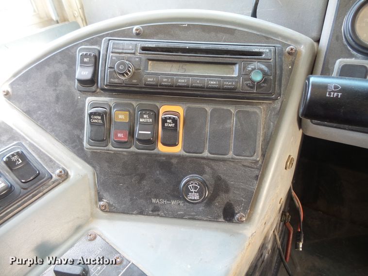 image for item FM9669 2006 Blue Bird Vision school bus