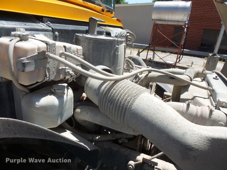 image for item FM9669 2006 Blue Bird Vision school bus