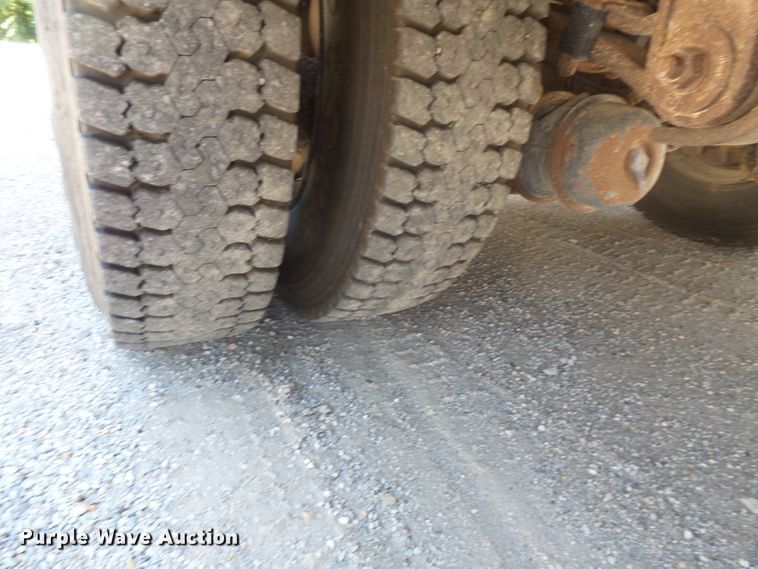 image for item FM9669 2006 Blue Bird Vision school bus