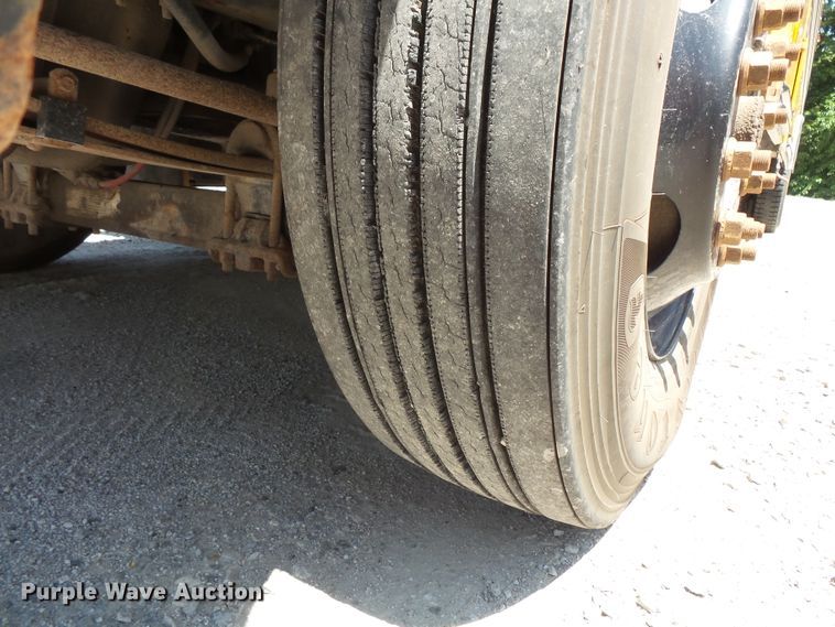 image for item FM9669 2006 Blue Bird Vision school bus