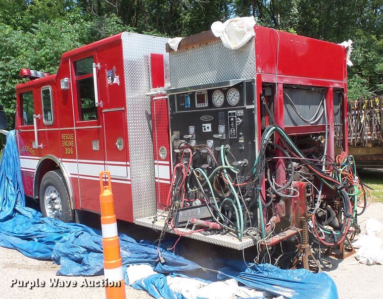 image for item FM9685 2002 Pierce fire truck