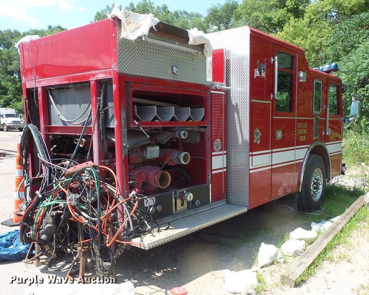 image for item FM9685 2002 Pierce fire truck