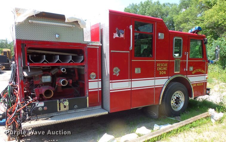 image for item FM9685 2002 Pierce fire truck