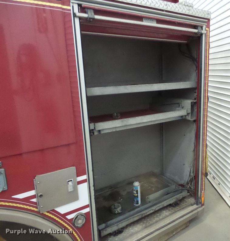 image for item FM9685 2002 Pierce fire truck