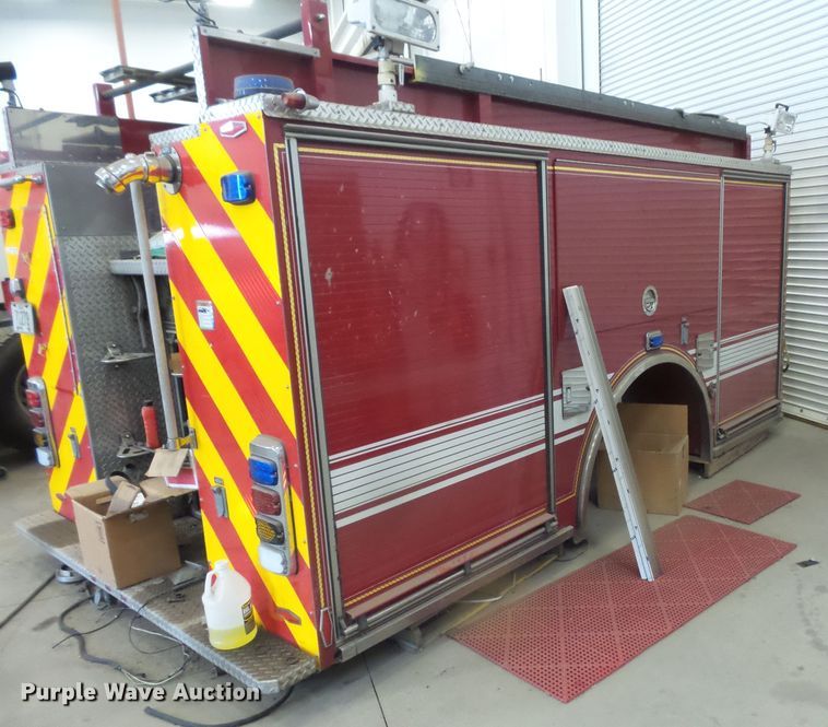 image for item FM9685 2002 Pierce fire truck