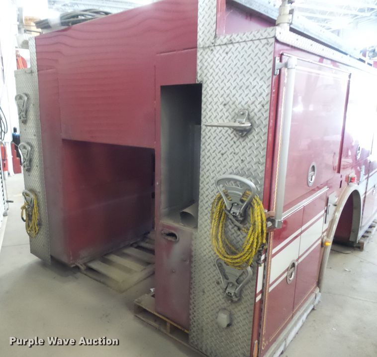 image for item FM9685 2002 Pierce fire truck