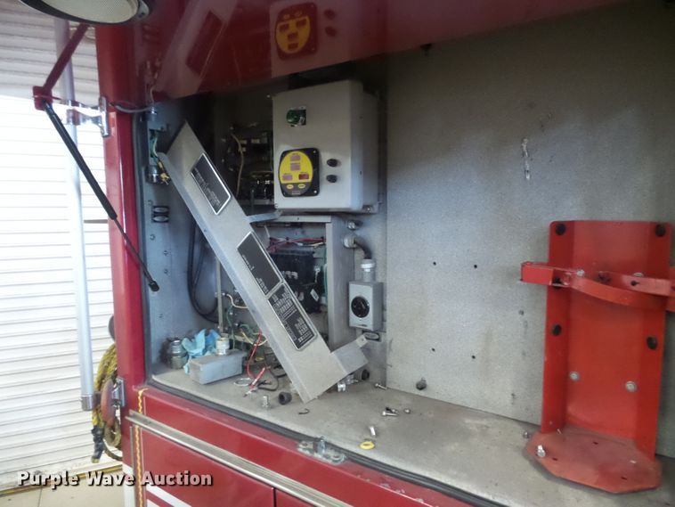 image for item FM9685 2002 Pierce fire truck