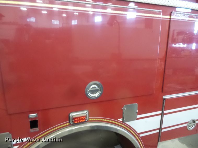 image for item FM9685 2002 Pierce fire truck