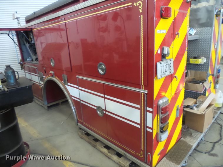 image for item FM9685 2002 Pierce fire truck