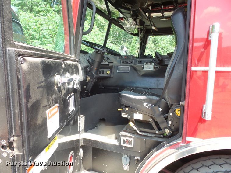 image for item FM9685 2002 Pierce fire truck